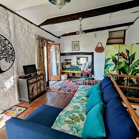 Petite Maison Coquette *
